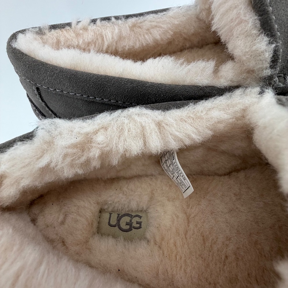 UGG Australia Men's Slippers Dark Gray Suede Shearling Lined Moc Toe Size 9 - Picture 3 of 10
